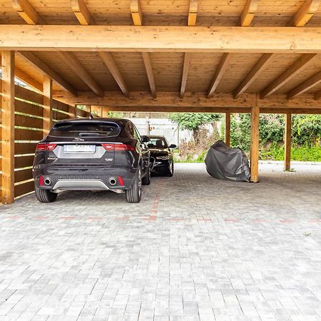 Ferienwohnung The Castle - Parking - Self Ck-In & Access Cavallasca Exterior foto